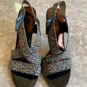 Carlos Santana Leopard print High sandals